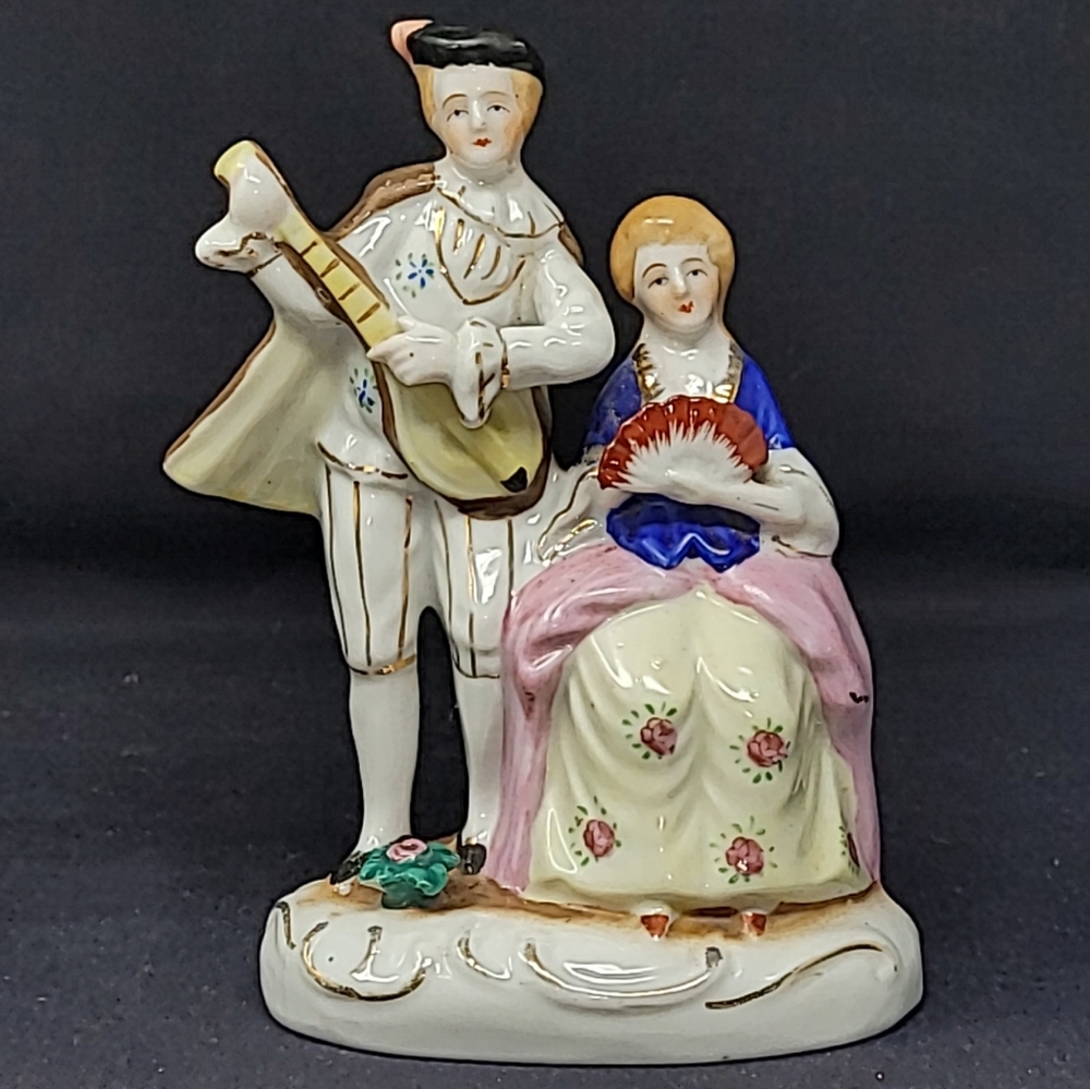 VINTAGE(BEFORE 1952)VICTORIAN FIGURINE COUPLE